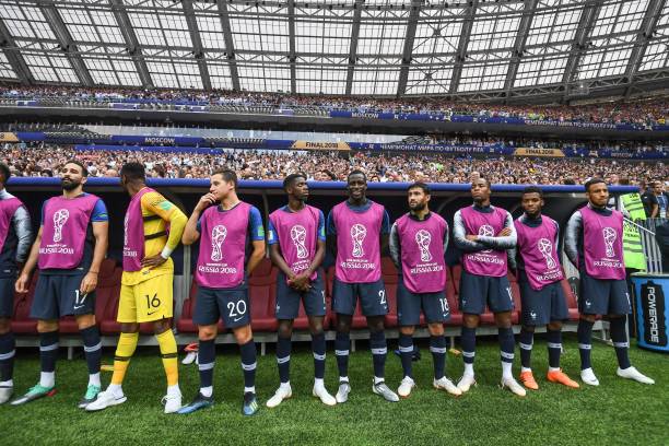 奠定了坚实 奠定了坚实